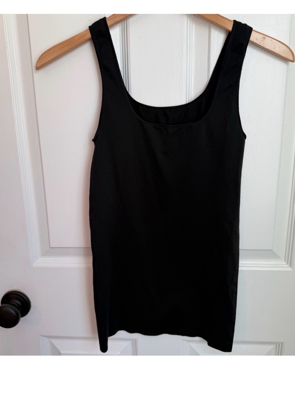 OFFERS OPEN! Women’s Small slip Victoria’s Secret Seamless Black Layer Tank top